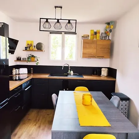 Apartamento Au Coeur De Céreste-en-luberon Céreste